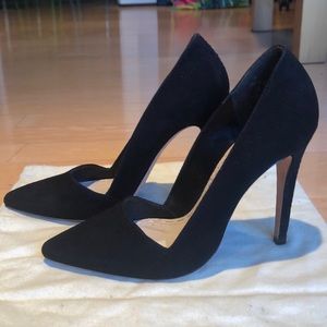 Alice + Olivia Dina Whipstitched Black Suede Pump